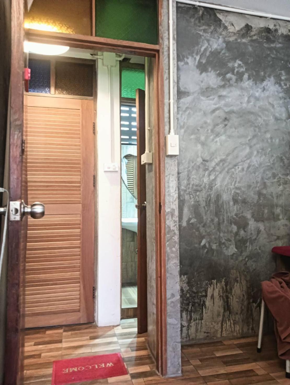 Baan Hostel *