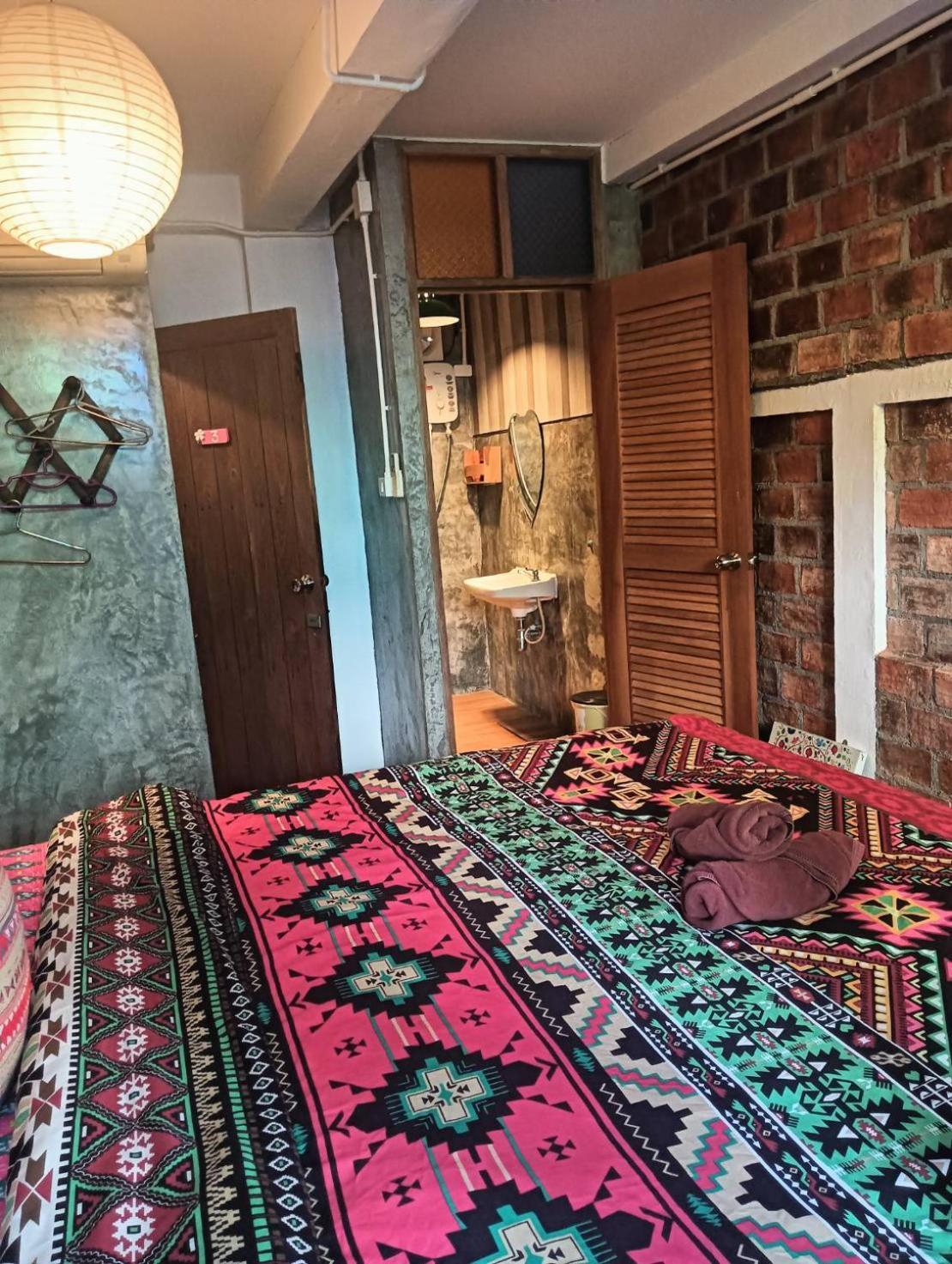Baan Hostel *