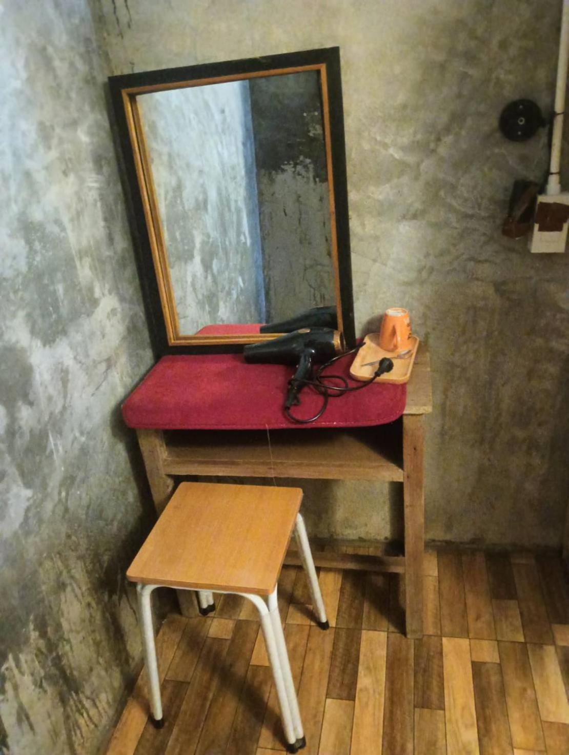 Baan Hostel *